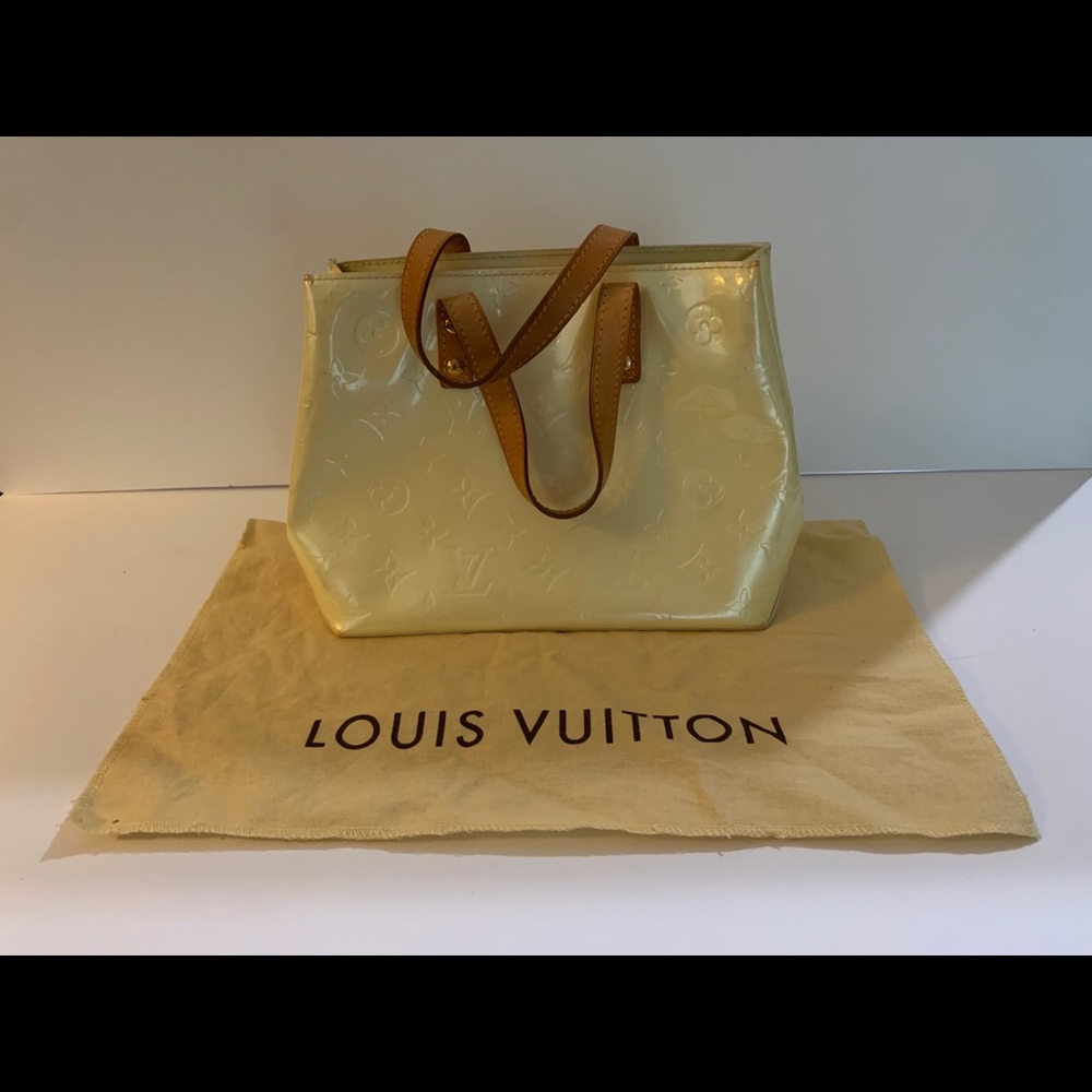Louis Vuitton Reade PM Vernis